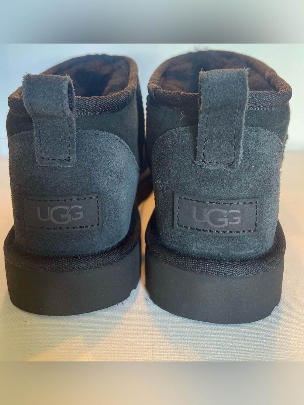 NIB UGG CLASSIC ULTRA MINI SHEEPSKIN PLUSH 88276 BLACK WOMENS SIZE 10 - Picture 17 of 17